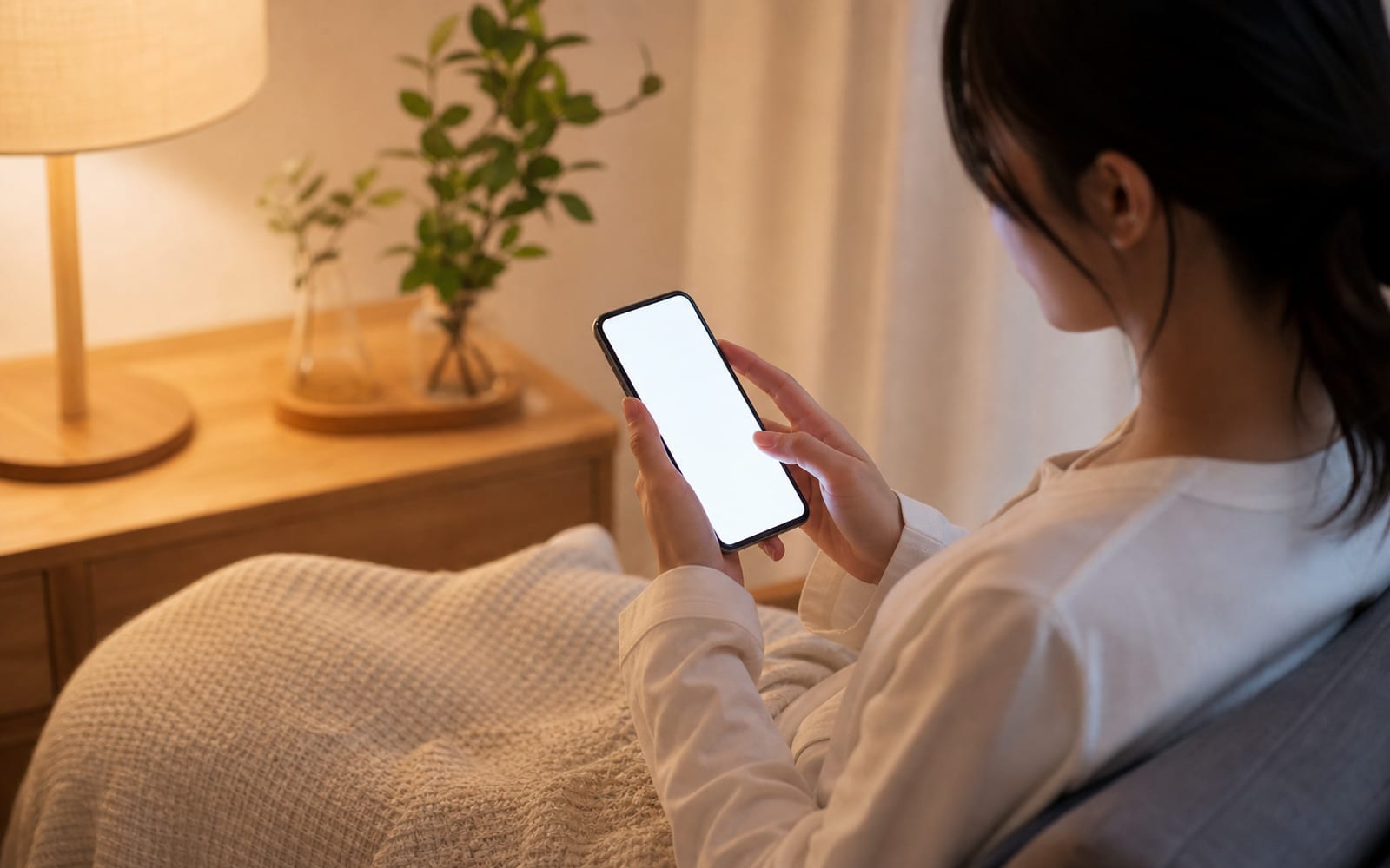 LINEで症状を相談している様子