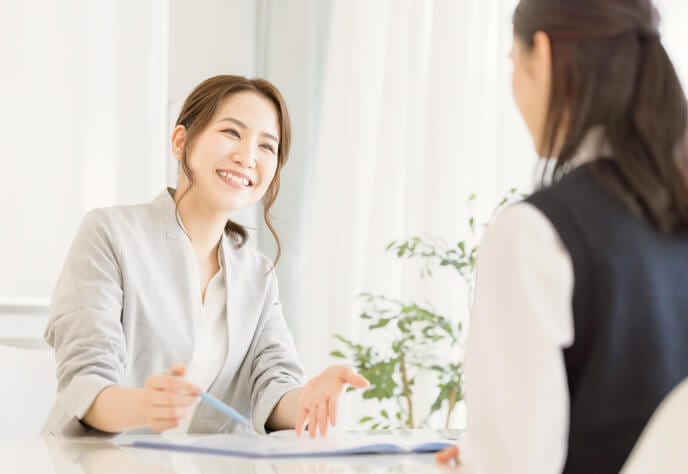 提携病院内のことびあカウンターで相談している様子